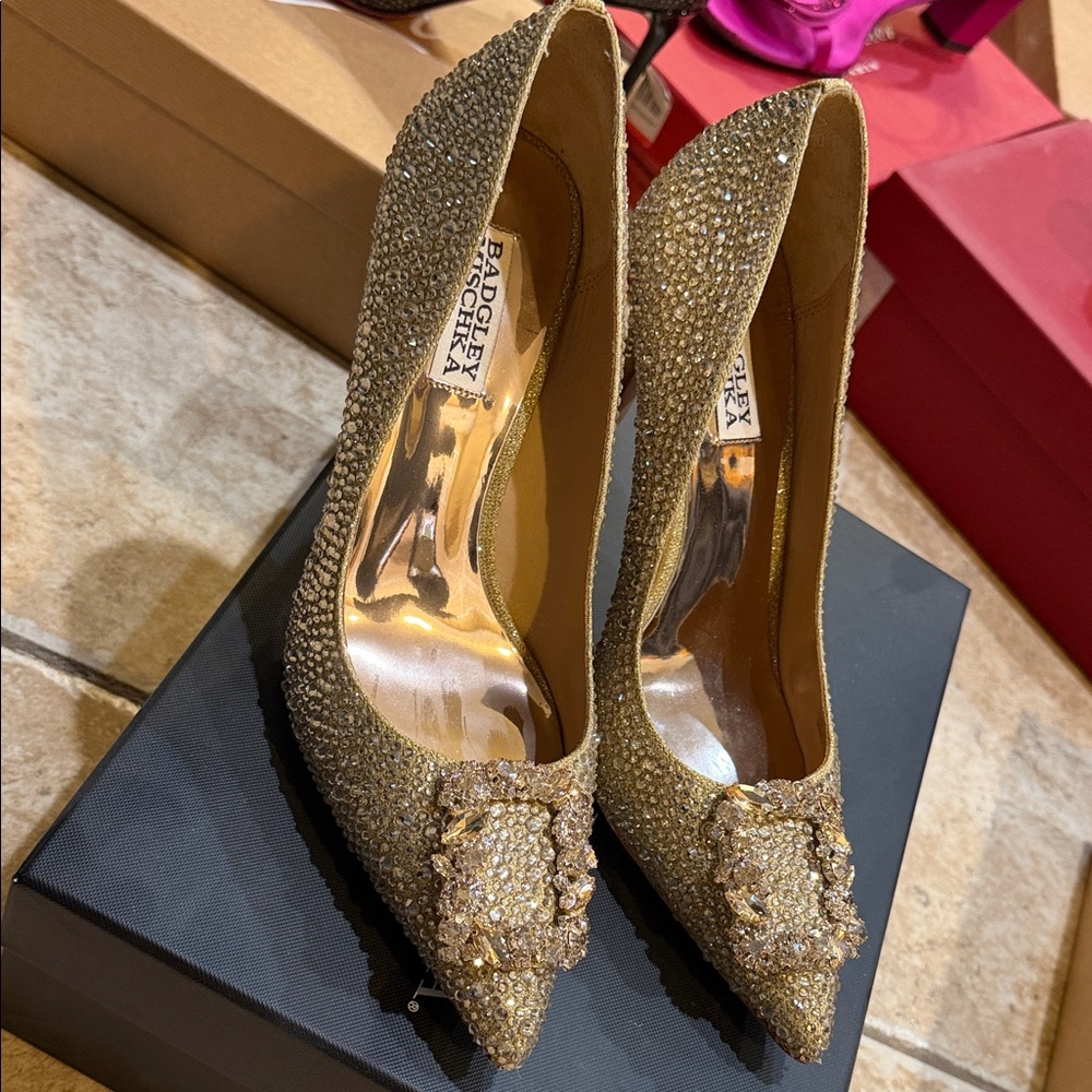 Badgley Mischka Gold Crystal-Embellished Pointed Pumps